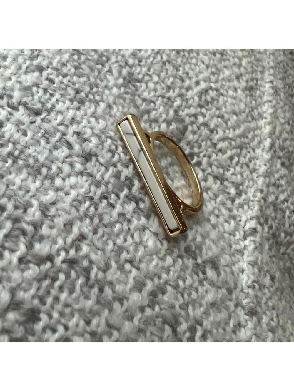 Vintage Marble Bar gold toned ring